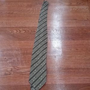 Giorgio Armani 100% silk pattern tie